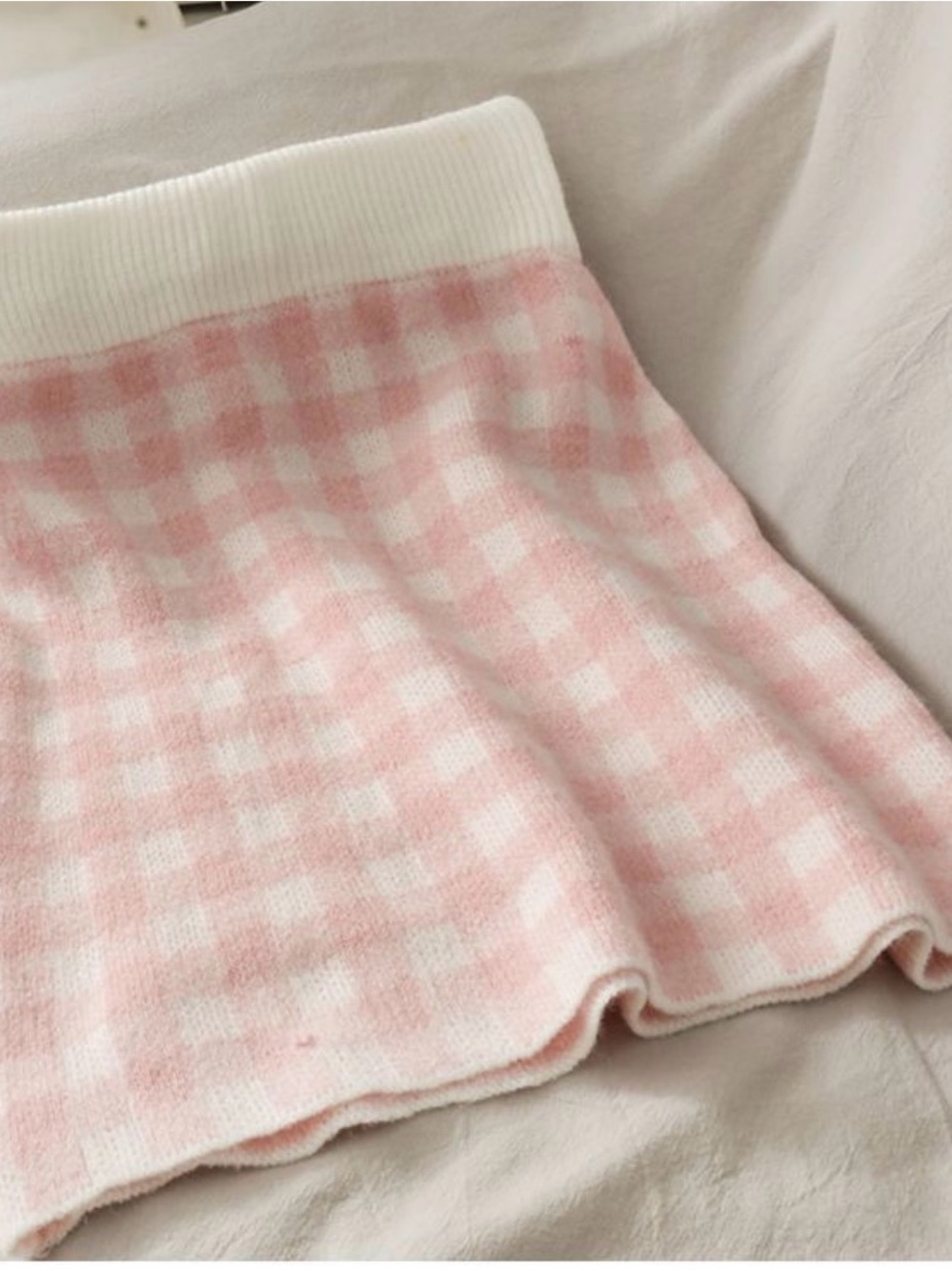 YesStyle Pink and Cream Knit Two-Piece Skirt Set — Women - Picture 3 of 7